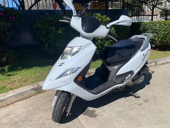 SUZUKI BURGMAN i SUZUKI BURGMAN i